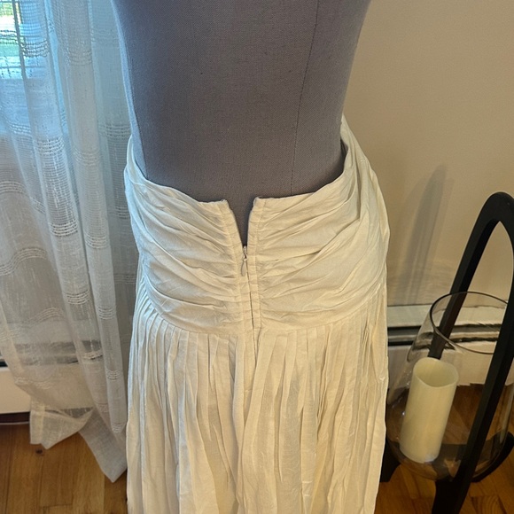 Banana Republic Cream color A-Line Skirt - Picture 4 of 9